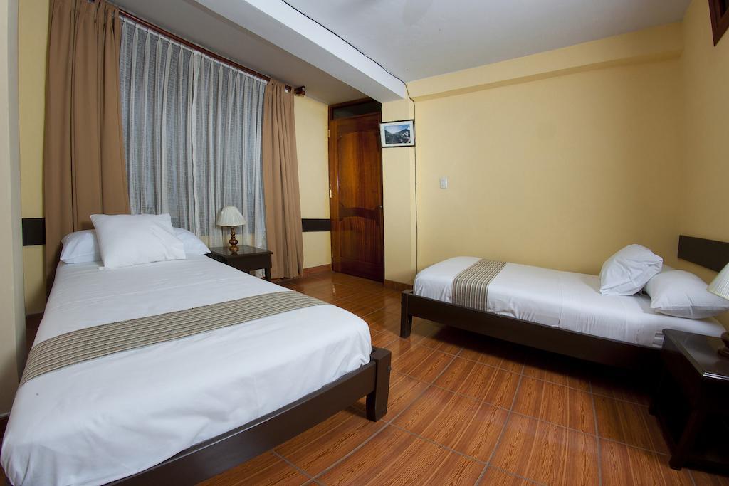 Yucay Plaza Inn Exterior photo