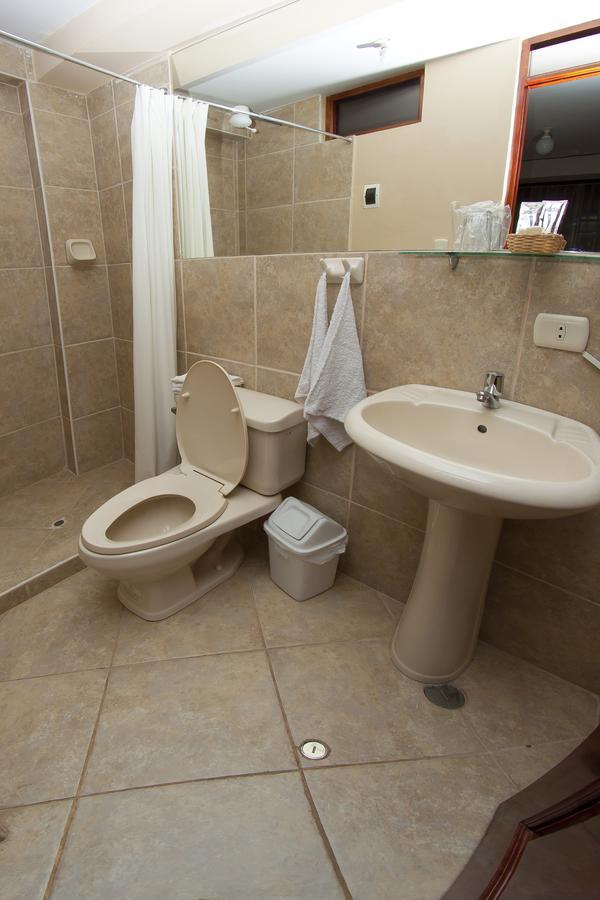 Yucay Plaza Inn Exterior photo